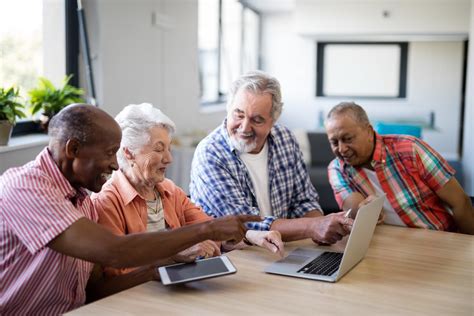 5 Ways Seniors Can Use Technology To Enhance The Assisted Living Experience