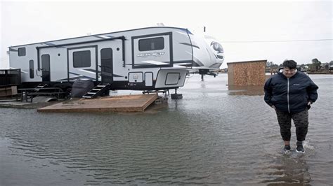 Storm Fiona Hammers Canada S East Coast Forcing Evacuations