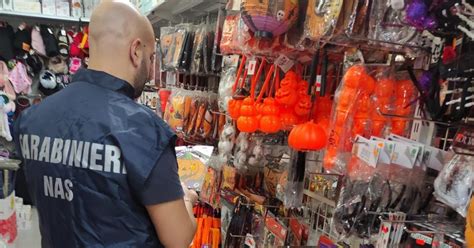 Halloween Maxi Sequestro A Salerno Kg Di Dolci E Quasi Mila