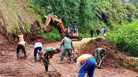 Sempat Tertutup Longsor Akses Jalan Desa Argosari Lumajang Sudah Bisa