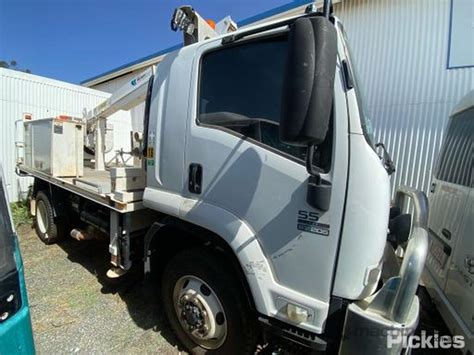 Buy Used Isuzu Fss Service Trucks In Listed On Machines U