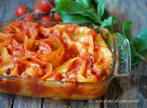 Girelle Di Pasta Al Forno Con Sugo Ripiene Facili E Pronte In Minuti