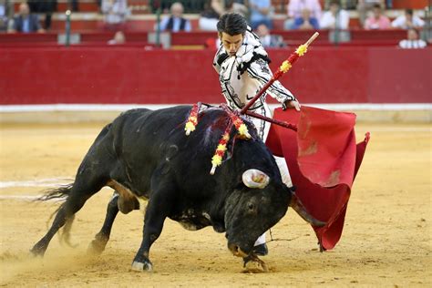 Fotos De La Corrida De Los Ma Os De La Feria Del Pilar En Zaragoza