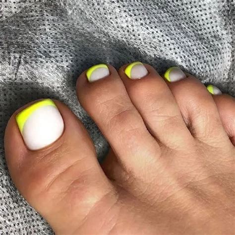 Neonowy Pedicure Na Lato Jakie Kolory S Modne Oryginalne