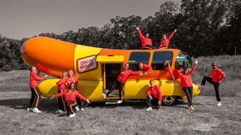 Oscar Mayer Wienermobile driver application: salary, requirements