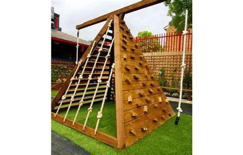 10 Incredible DIY Backyard Forts for Kids