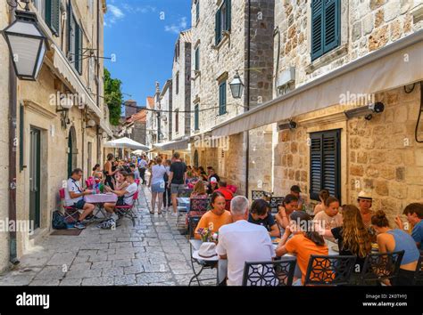 Cafes and restaurants in the old town, Dubrovnik, Croata Stock Photo ...