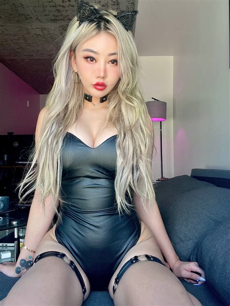 ดาว OnlyFans ถูกแบน IG บ่อย เลยแก้ปัญหา ไปขอนอนกับพนักงาน Meta มันซะเลย ...