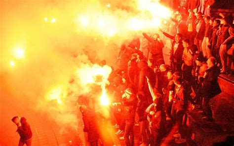 Avant Marseille Les Supporters Du Fc Lorient Mettent Le Feu En Images Le Télégramme