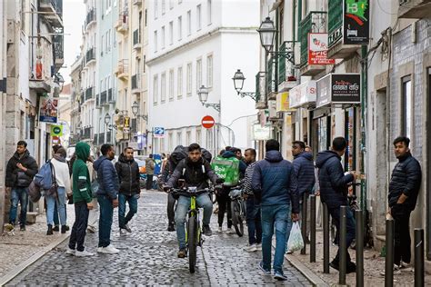 Marcha Da Extrema Direita Em Lisboa Psp Vai Barrar Ruas Da Mouraria