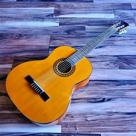 Alvarez Regent 5201 Classical Nylon String Guitar Reverb