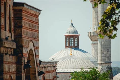 Vista Lateral De Minaretes Y C Pula De La Antigua Mezquita Edirne Que