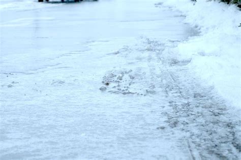 Mehrere Unfälle auf spiegelglatten Straßen General Anzeiger