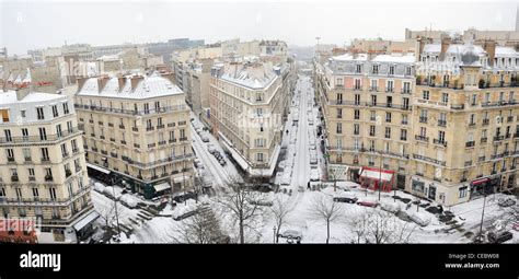 Vistas Panor Micas Edificios De Par S Bajo La Nieve Y Su Azotea Paris