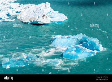 icebergs   argentino lake  front   perito moreno glacier
