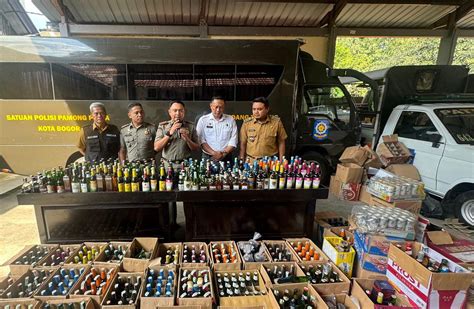 Satpol PP Tindak Tegas Penjual Minuman Keras Di Kota Bogor Ribuan