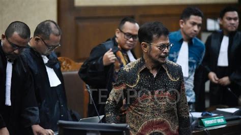 Ekspresi Syahrul Yasin Limpo Saat Divonis 10 Tahun Penjara Tempo Co