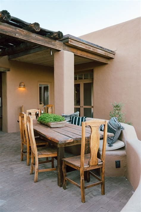 A Santa Fe Style Hacienda That Feels Like Vacation Rue Modern Santa Fe Style Modern Southwest