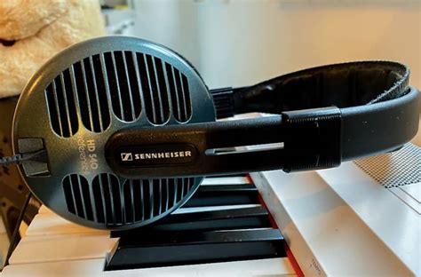 Sennheiser HD540 Reference II Rigid Case Reverb