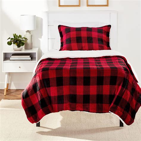 Amazonbasics Ultra Soft Micromink Sherpa Comforter Bed Set Red