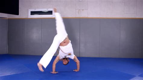 Como Fazer O MACACO Capoeira Acrobacias YouTube