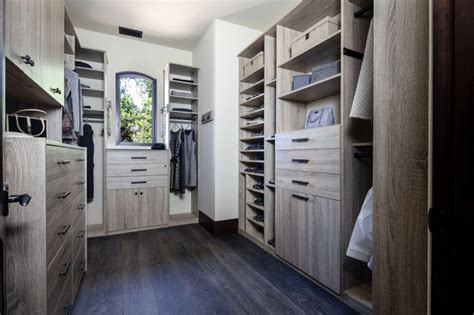 Walk In Closet In Oak Wild Contemporain Armoire Et Dressing San