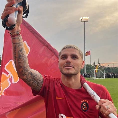 Kobs s on Twitter Gereksiz bilgi Icardi nin numarası 99 olduğu