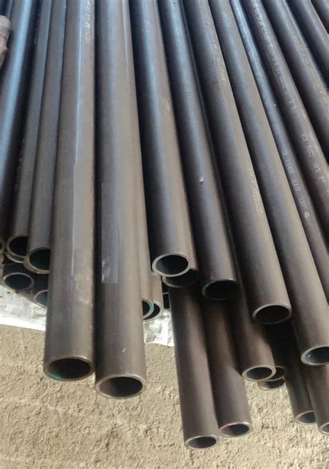 Polished 20mm Mild Steel Round Pipe Material Grade EN8 At 80 Kg In