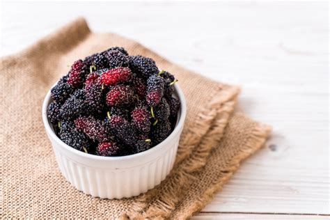 Premium Photo Fresh Mulberry Bowl