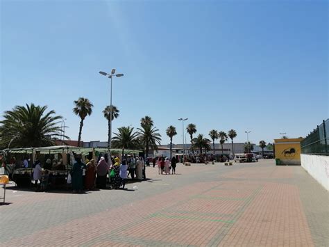 Una Veintena De Puestos Abre En El Primer D A Del Mercadillo Del Sepes