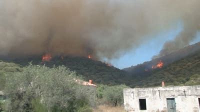 La Sardegna Brucia Centinaia Di Evacuati Nell Isola RTL 102 5