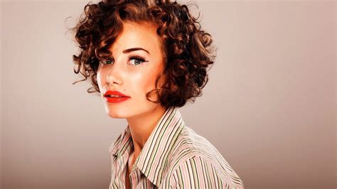 Short Haircuts For Thick Curly Frizzy Hair Trends Outfits From Linda