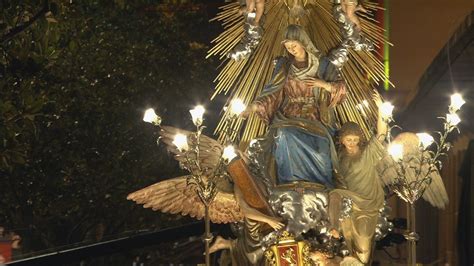 El Rosario De Cristal Vuelve A Inundar De Luz Y Devoci N El Centro De