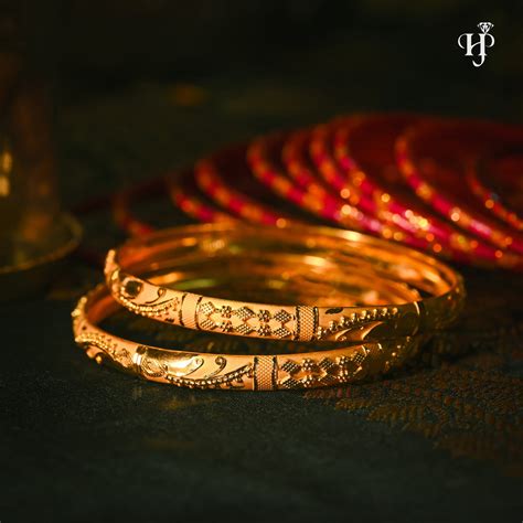 Hira Panna K Gold Traditional Patla Bangles Bom Hira Panna Jewellers