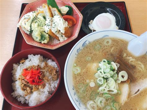 軽薄短笑 ～新潟県上越・妙高発～ 仰天！オーモリラーメンの「ラーメン定食」