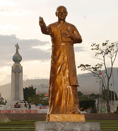 Statue of Romero Vandalized Again - The Tablet