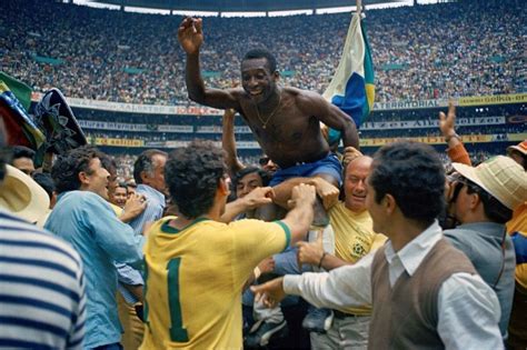 Profil Pele Legenda Sepak Bola Yang Menaklukkan Dunia