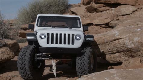 Up Close With The Axial AXI03007 SCX10 III Jeep Wrangler Rubicon JLU