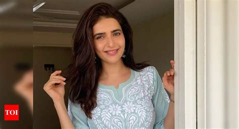 Karishma Tanna Is Excited To Resume Shoot Enjoys A Groovy Tune While