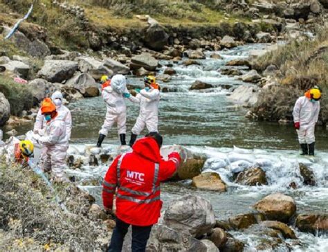 Disponen acelerar los trabajos de limpieza en río Chillón afectado por