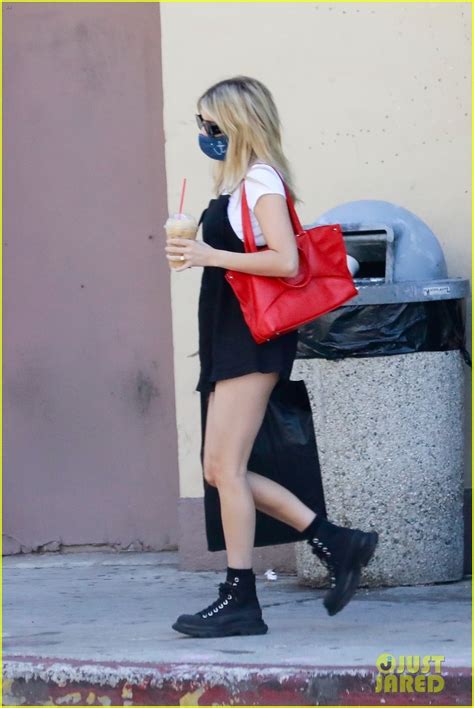 Emma Roberts Steps Out For Coffee Amid Pregnancy Rumors Photo 4470271