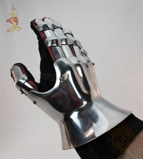 Medieval Hourglass Gauntlets 14th Century Reproduction Armour Make