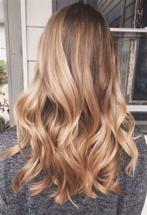 Su Dalgası Saç Modelleri 2020 Kadın Blogu Honey Blonde Hair Color Honey Hair Color Golden