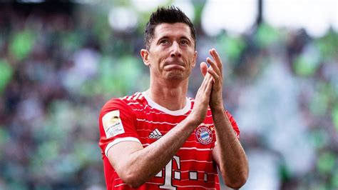 Robert Lewandowski Bayern Angry As Barcelona Makes Offer Mysportdab