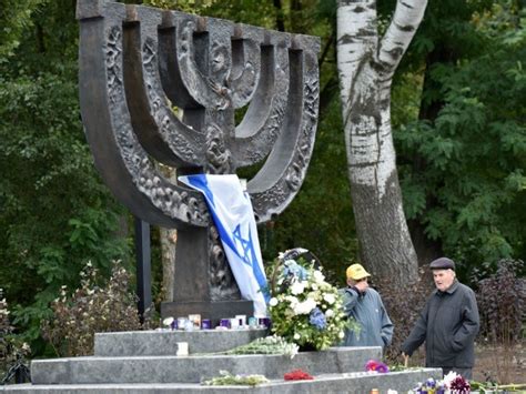 Ukraine Marks 79th Anniversary Of Babi Yar Massacre Of 34 000 Jews