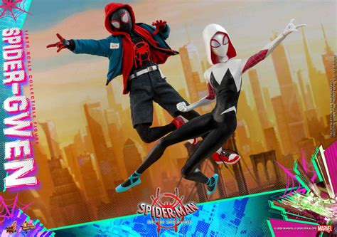 Hot Toys MMS576 Spider Man Into The Spider Verse 1 6th Scale