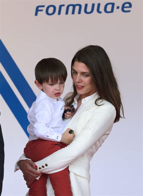 Photo Charlotte Casiraghi Et Son Fils Rapha L Grand Prix De Formule