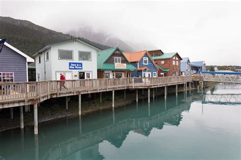 12 Best Airbnbs in Seward, Alaska (+ Oceanview Cabins)