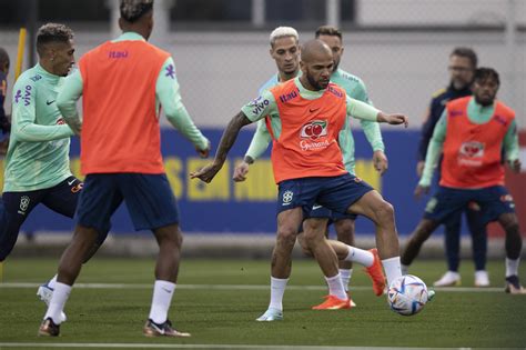 Copa do Mundo veja fotos do primeiro treino da seleção brasileira em Turim