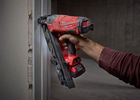 Milwaukee Cordless Nail Gun V Dc En Ct Grainger